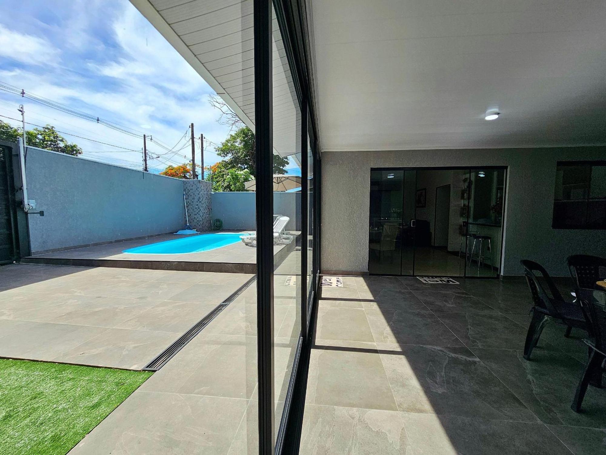 Linda Casa Com Piscina Casa de férias Foz do Iguaçu