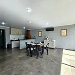 Linda Casa Central Com Piscina