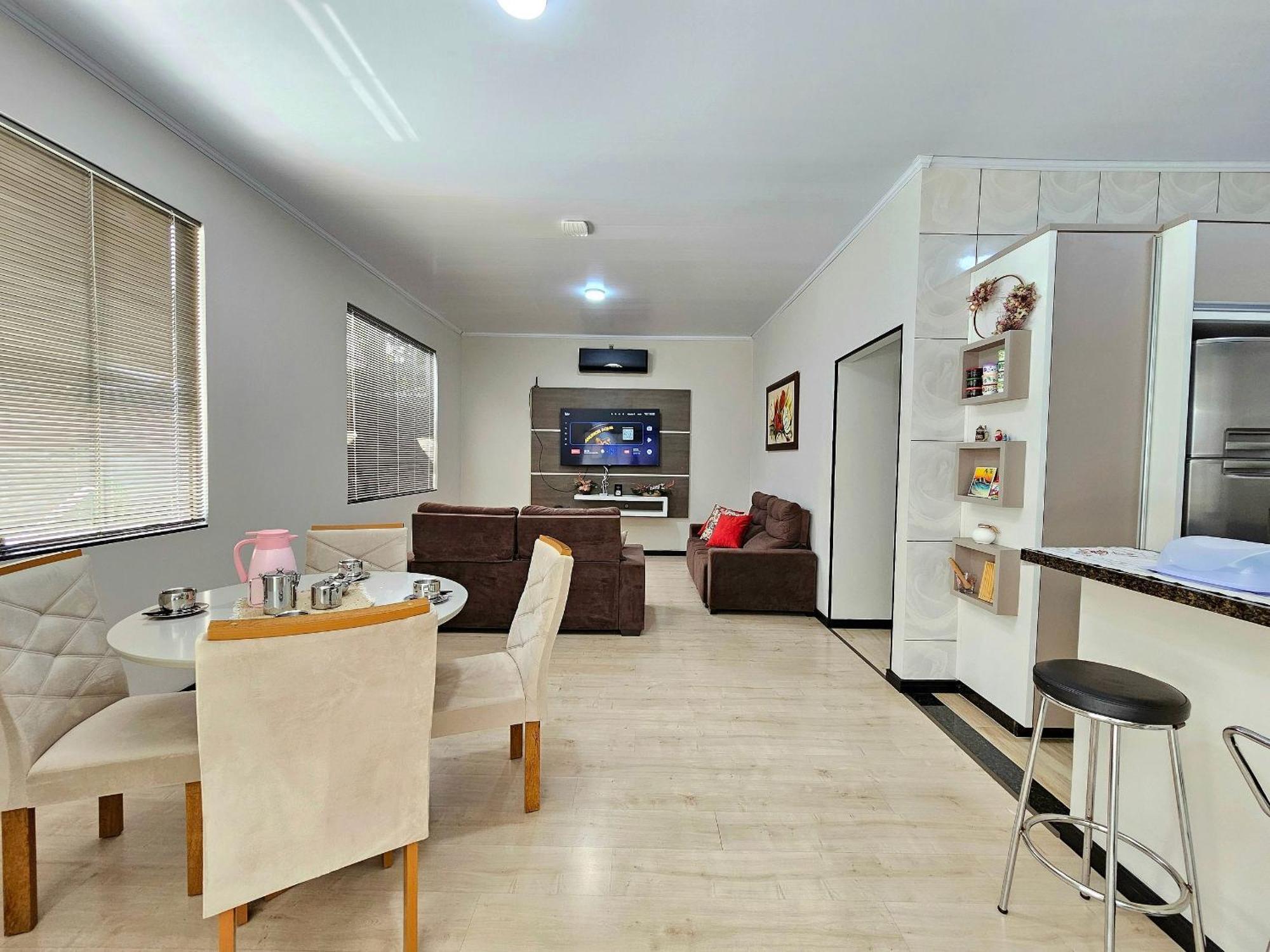Linda Casa Com Piscina Сasa de vacaciones Foz do Iguaçu