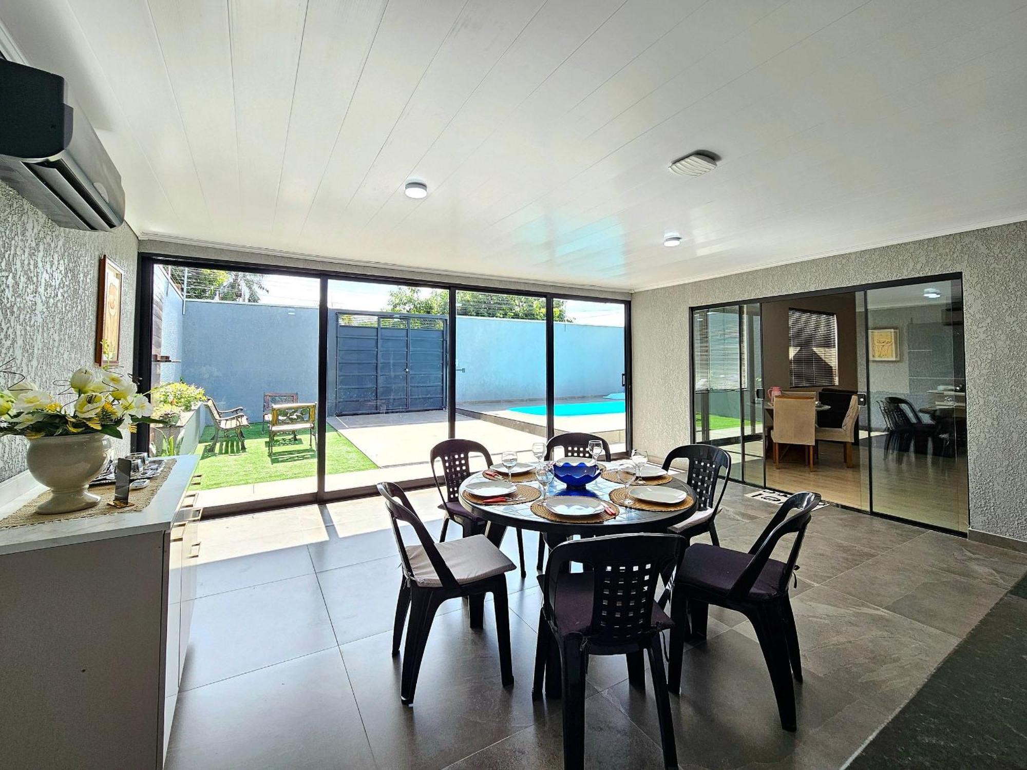 Linda Casa Com Piscina Сasa de vacaciones Foz do Iguaçu